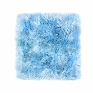 Světle modrý podsedák z ovčí kožešiny na jídelní židli Royal Dream Zealand, 40 x 40 cm